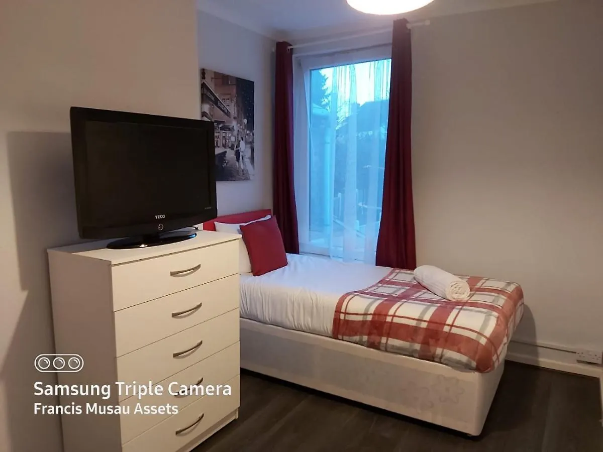 Garden City House - Huku Kwetu Villa Nottingham