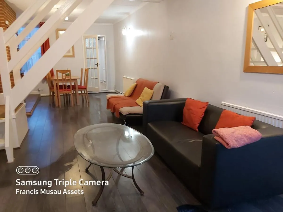 Garden City House - Huku Kwetu Villa Nottingham 0*,