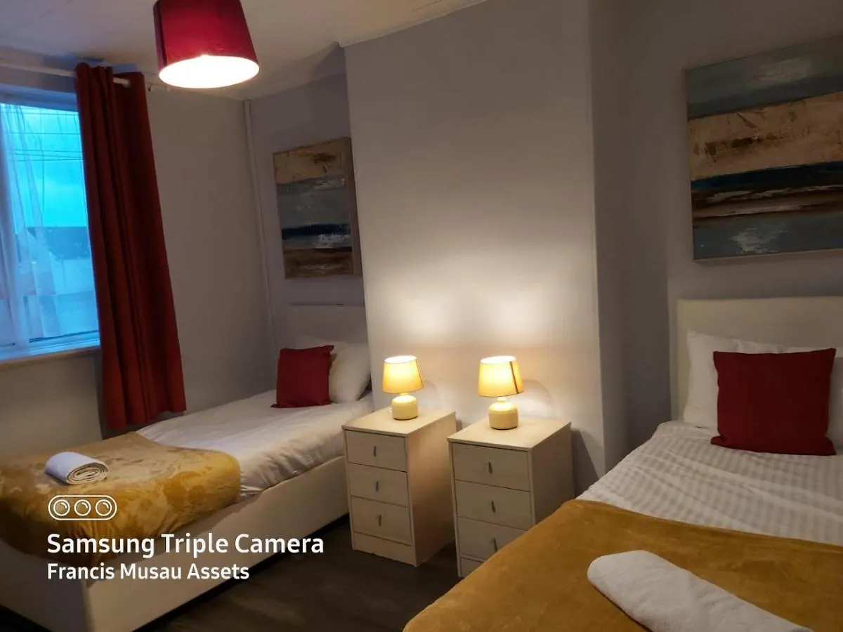 Garden City House - Huku Kwetu Villa Nottingham