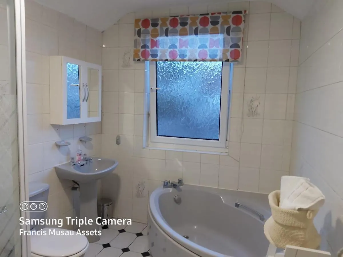 Garden City House - Huku Kwetu Villa Nottingham