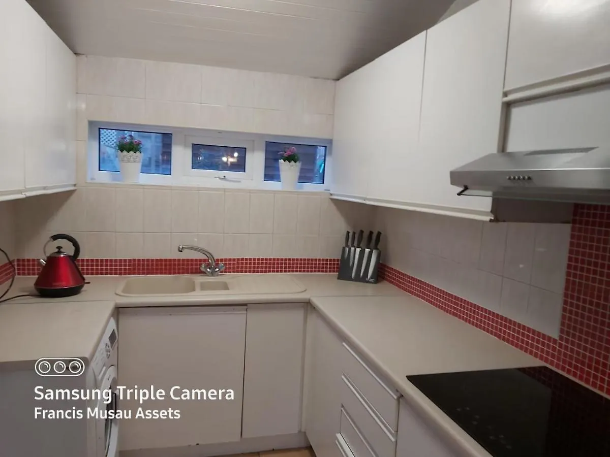 Garden City House - Huku Kwetu Villa Nottingham