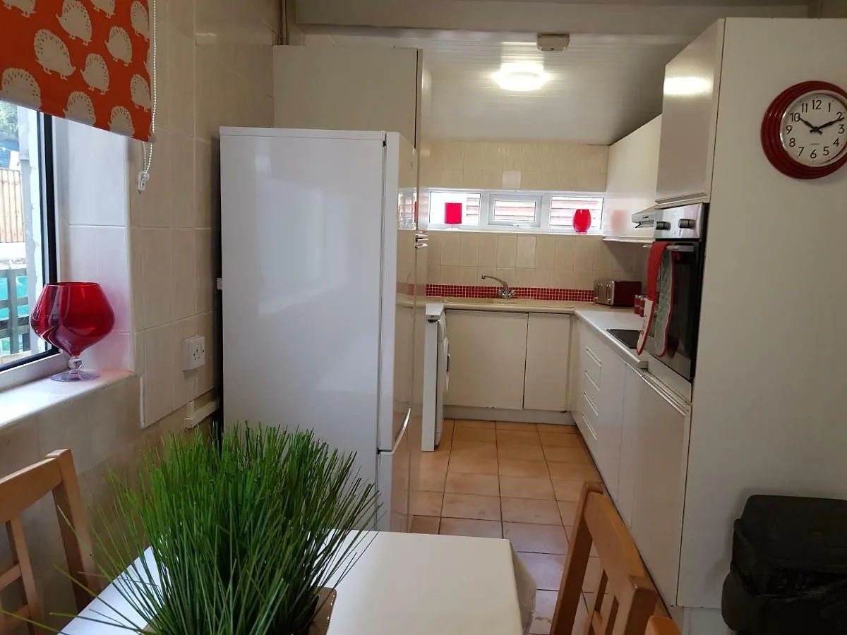 Garden City House - Huku Kwetu Villa Nottingham